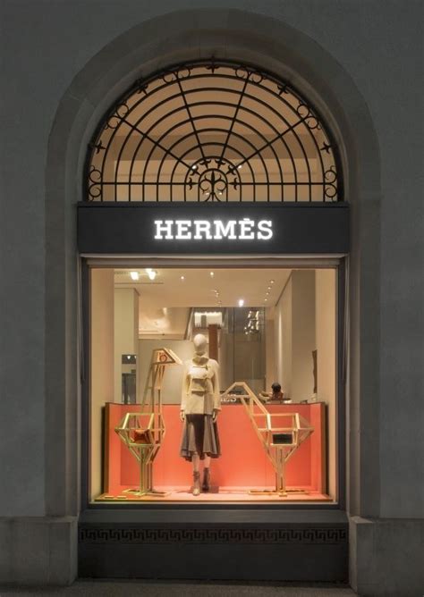 hermes fenster|Hermes jewelry displays.